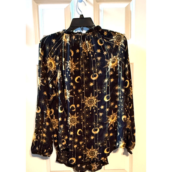 Torrid Celestial Moon Stars Crinkle Gauze Fabric With Lurex Peasant Style Blouse - Picture 2 of 8